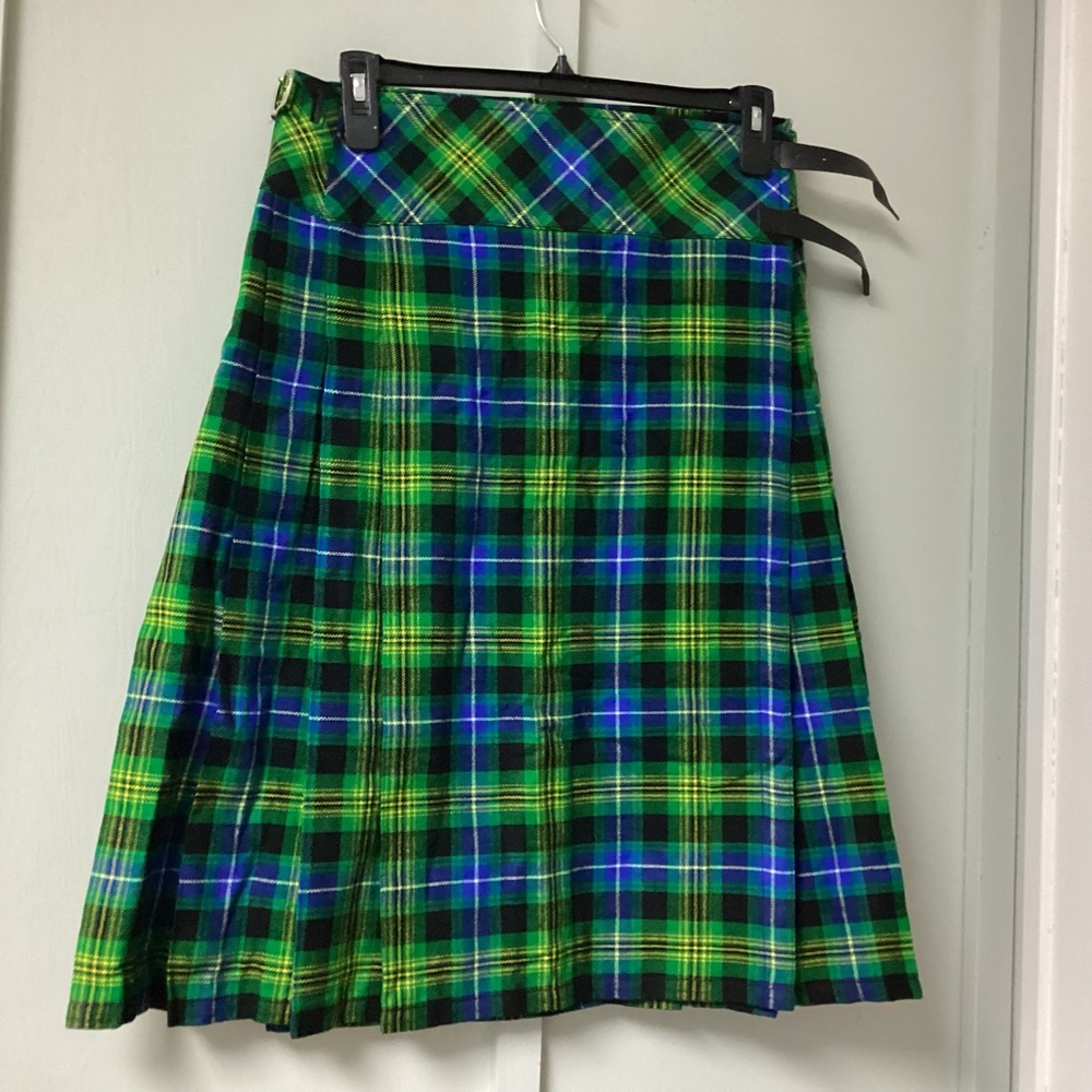 Champion Kilts Green Tartan Kilt Pleated Acrylic Size 37 Adjustable Buckles EUC